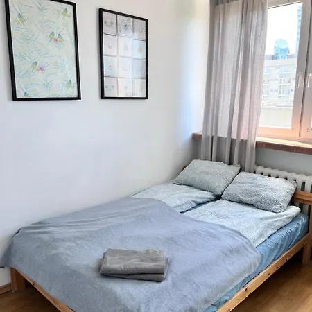Ohmyhome - View Grzybowska * وارسو
