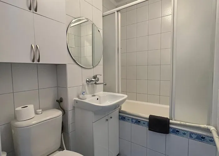 Ohmyhome - View Grzybowska Apartment